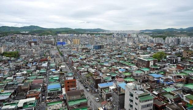 최근 법인의 부동산거래가 늘고 있는 경기 성남의 시가지 일대. 한경DB
