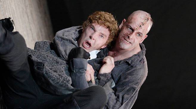 연극 '프랑켄슈타인' (사진=영국 국립극단 페이스북 by Catherine Ashmore)