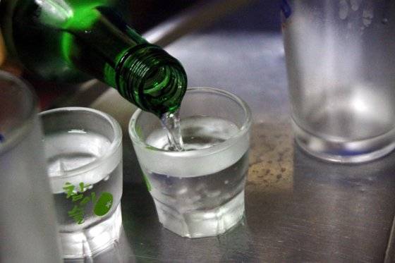 술은 자체로 열량이 높을뿐 아니라 우리 몸을 살찌는 체질로 바꾼다. 사진 윈도우포럼