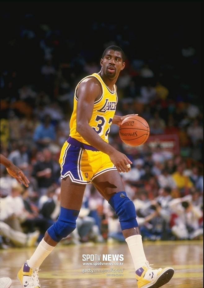 ▲ 매직 존슨이 착용한 LA 레이커스 유니폼이 1위에 올랐다.