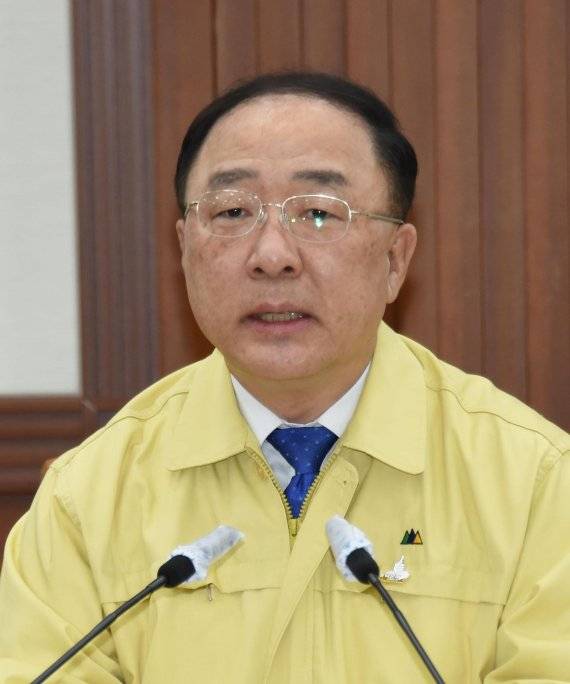 홍남기 경제부총리 겸 기획재정부 장관