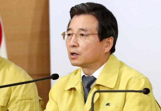 김용범 기획재정부 1차관이 15일 '부동산시장 점검회의'를 열고 비규제지역 풍선효과를 지적했다. 사진은 지난 3월9일 '마스크 수급 안정화대책' 브리핑에서 발언하는 김용범 차관. /사진=머니투데이 김휘선 기자