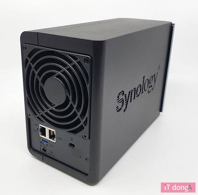 시놀로지 DS220+ 후면