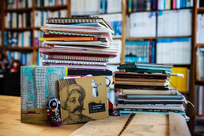 여행의 순간을 기억하고 있는 일기장