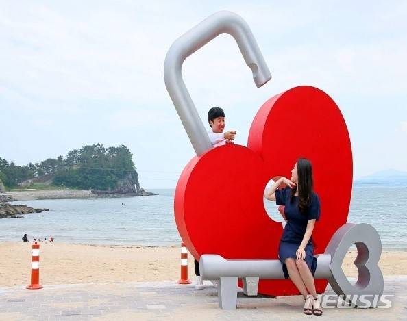 [창원=뉴시스] 사천 남일대해수욕장.(사진=경남도 제공)