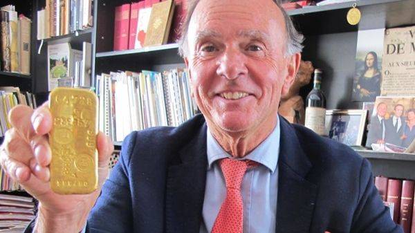 경매인 필립 후이약 씨