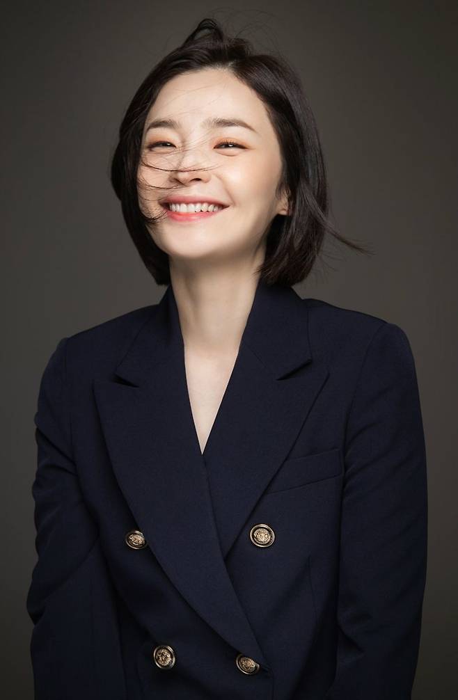 지난달 28일 종영한 tvN 목요드라마 '슬기로운 의사생활'에서 채송화 역을 연기한 배우 전미도 (사진=비스터스 제공)