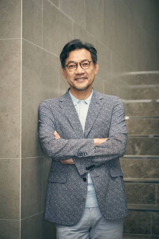 18일 개봉하는 영화 '사라진 시간'으로 33년차 베테랑 배우에서 영화감독으로 변신한 정진영. 에이스메이커무비웍스 제공