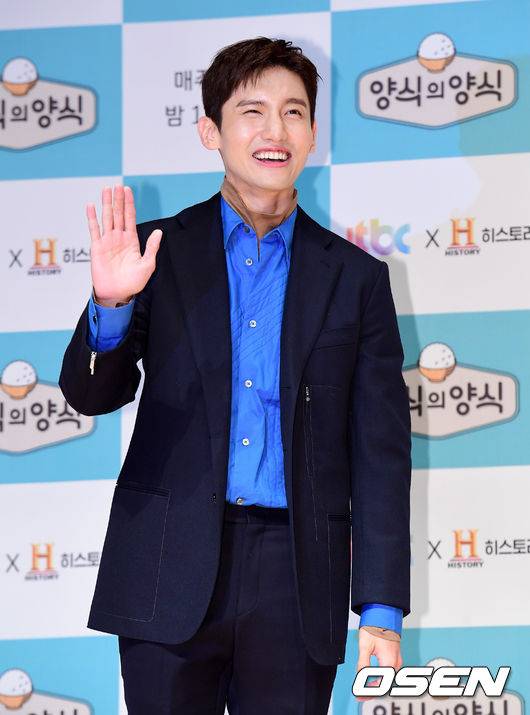 [OSEN=지형준 기자]최강창민이 포토타임을 하고 있다. /jpnews@osen.co.kr