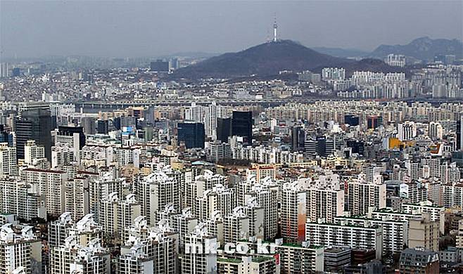 아파트 단지가 빽빽이 들어선 서울 시내 전경 [사진 매경DB]