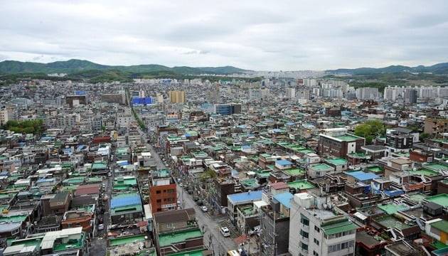 부동산 법인 투자자들의 인입이 많았던 경기 성남의 한 재개발지역. 한경DB