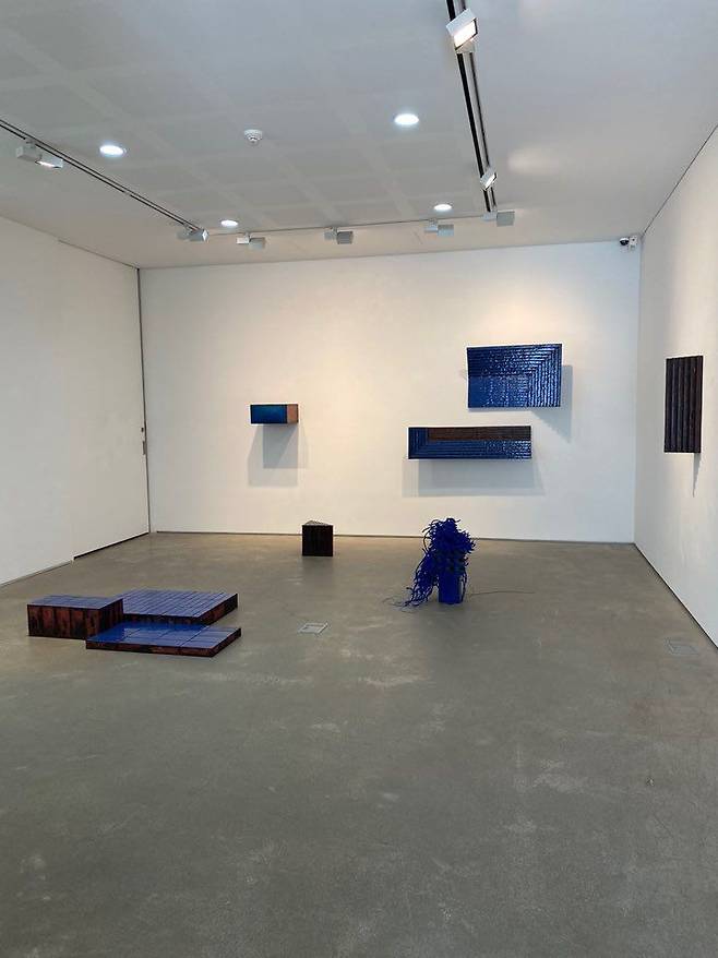 이광호 작가의 개인전 〈Composition in Blue〉 전경