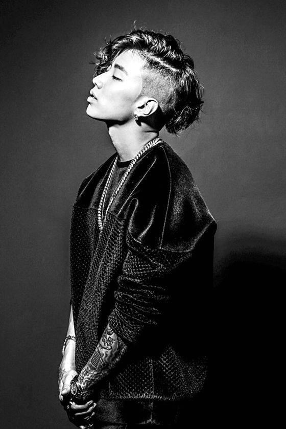 K팝의 해외 팬들은 K팝 영상을 가지고 온라인에서 미국 인종차별 철폐 시위를 주도했다. 인종차별 반대 성명을 낸 박재범. [중앙포토]