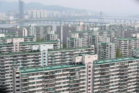 재건축을 추진 중인 서울 강남권 한 아파트 단지(사진=연합뉴스)