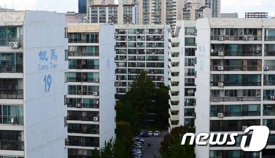 서울 강남 대표 초기 재건축인 강남구 대치동 은마아파트 모습. © News1