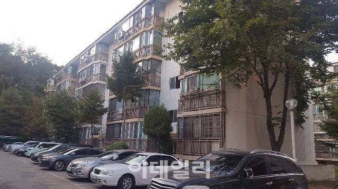 법원 경매에 나온 안산 선부동 한 주공아파트(사진=지지옥션 제공)