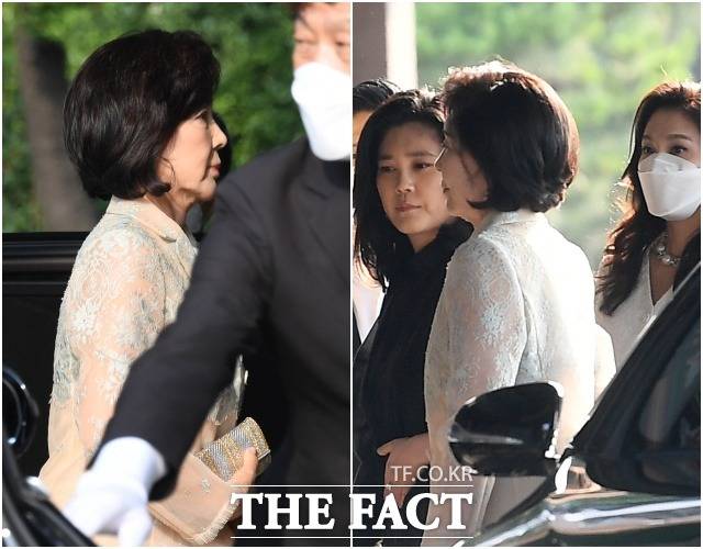 홍석준 회장의 누나인 홍라희 전 리움 미술관 관장, 정환 씨의 고종 사촌인 이부진 호텔신라 사장, 이서현 삼성복지재단 이사장(왼쪽부터).