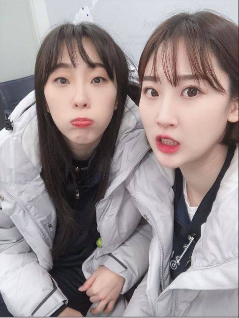 현대건설에서 함께 시너지 효과를 내고 있는 고예림(오른쪽)과 황민경. (황민경 SNS 캡처) © 뉴스1