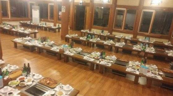 한국에서도 음식점에 예약을 한 뒤 나타나지 않는 '노 쇼'로 식당 주인들이 고통을 호소하는 사례가 있었다. 사진은 온라인 커뮤니티에 등장한 노 쇼 상태의 음식점. [중앙포토]