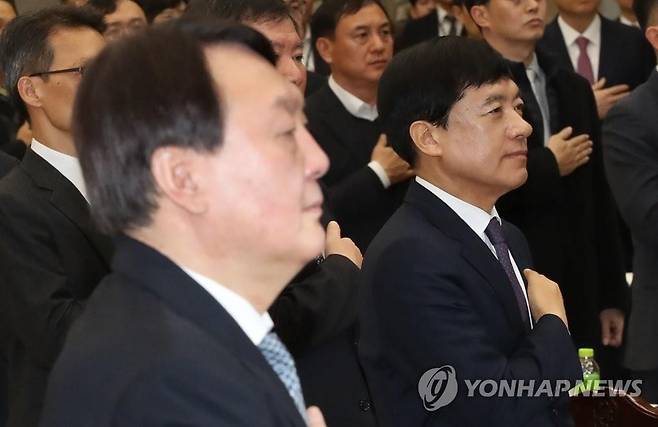 윤석열 검찰총장(왼쪽)과 이성윤 서울중앙지검장 [연합뉴스 자료사진]