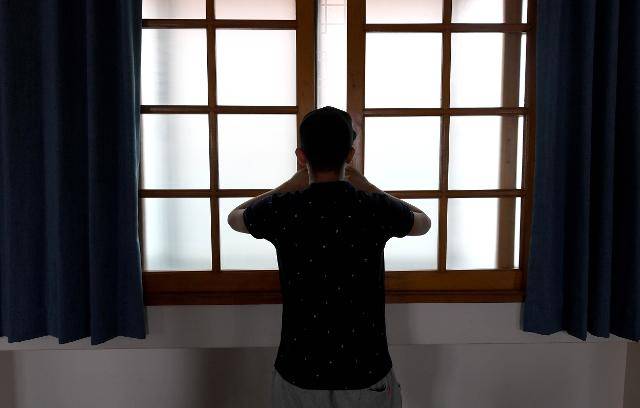 오마르(가명)씨는 6월 12일 제주시에 있는 '광주지방고용노동청 제주근로개선지도센터'를 다녀왔다. 그는 1년 가까이 일했던 한국 음식점에서 최근 부당해고를 당했다. 제주=서재훈 기자