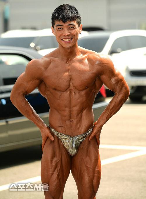 마선호가  ‘2020 피트니스스타 NFC in 수원’에서 완벽한 근육을 뽐내고 있다. 이주상기자 rainbow@sportsseoul.com