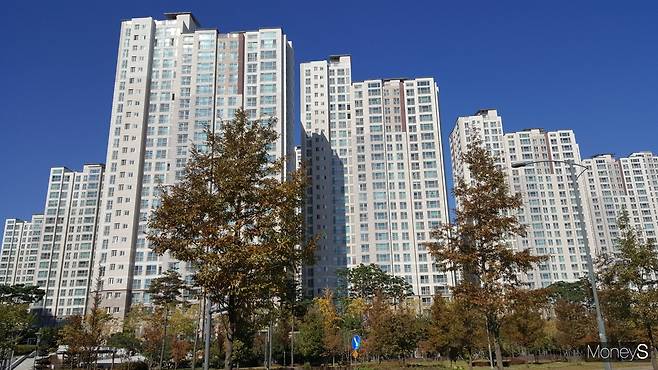 정부 규제에 따른 풍선효과로 집값이 급등한 경기 파주 일대 한 아파트 밀집 지역. /사진=김창성 기자