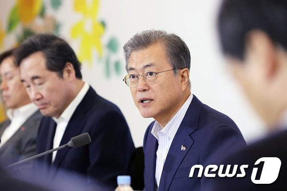 지난해 4월 문재인 대통령은 국가인권위에 "국민들 관심이 떨어지지 않도록 스포츠 인권 문제를 꾸준히 신경쓰고 알리라"고 했다. /사진=뉴스1