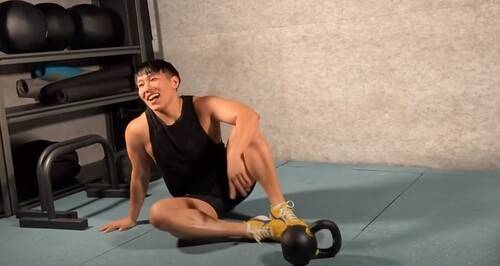 유튜브 <샤크 코치 운동하는 여자> 화면 갈무리