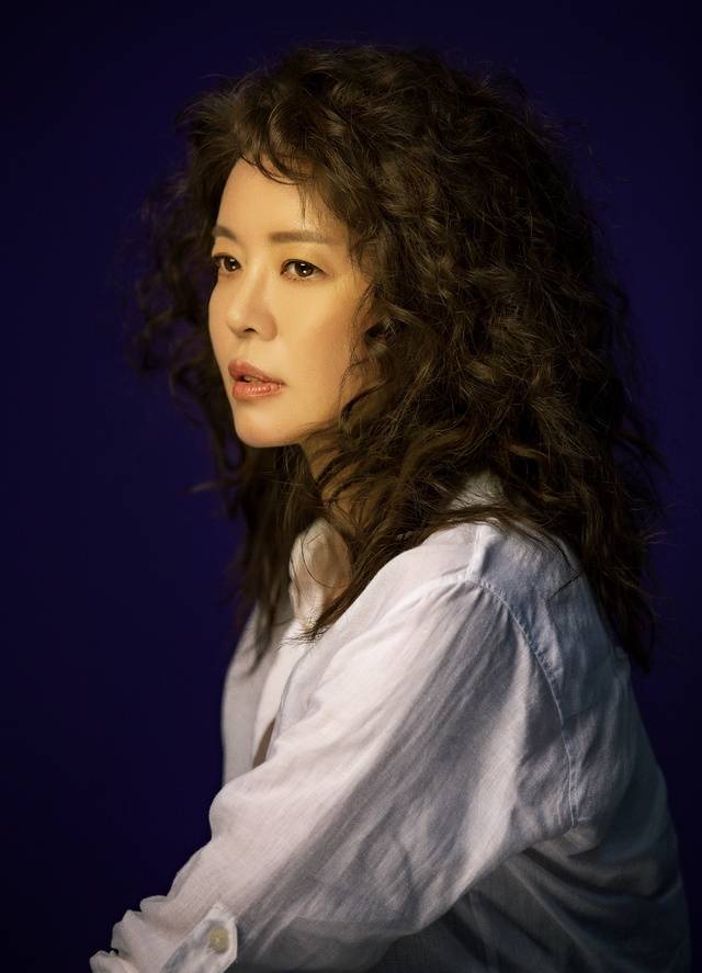[서울=뉴시스] 연극 '마우스피스' 김여진. 2020.07.10. (사진 = 연극열전 제공) photo@newsis.com
