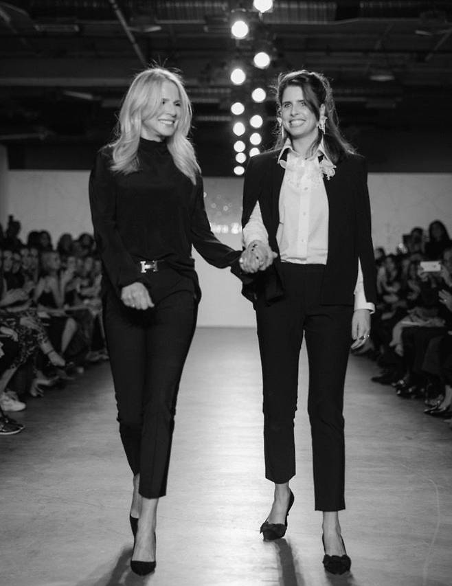 컬렉션의 피날레를 장식한 디자이너들.