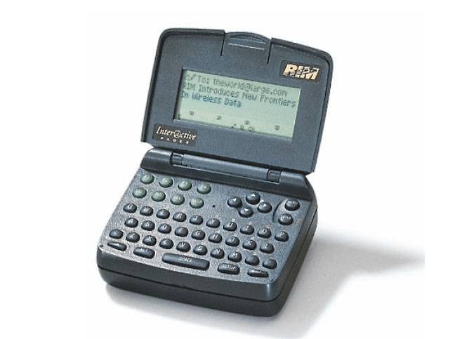 1996년에 출시된 RIM 인터랙티브 페이저 900