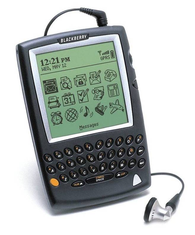 스마트폰 시대의 여명을 연 블랙베리 957(2000년)