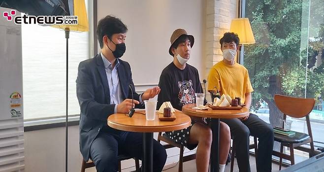 전시 '유미의 세포들 특별전' 기자 간담회. 왼쪽부터 지성욱 대표, 이동건 작가, 김철식 감독 / 사진 : 정지원 기자