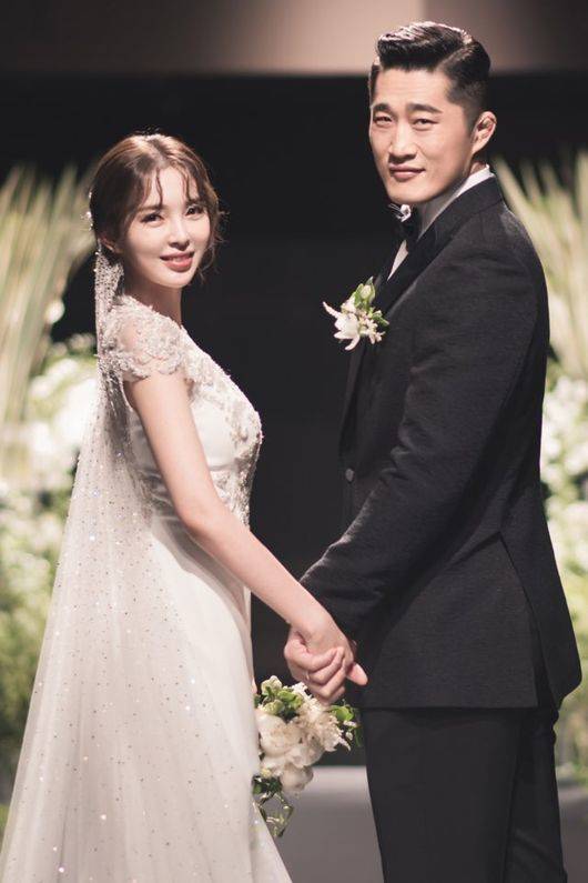 지난 13일 방송된 tvN ‘신박한 정리’에 격투기선수 김동현과 송하율이 출연해 화제다. /사진=뉴시스