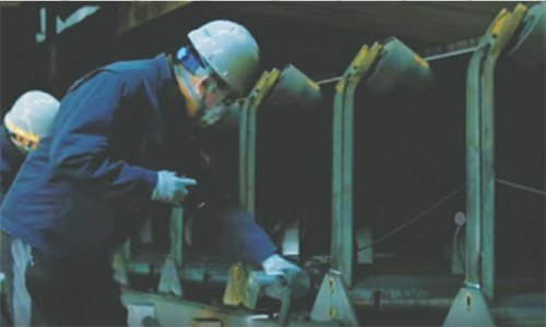 충남 태안화력발전소 비정규직 노동자 이태성씨가 석탄 이송 컨베이어 벨트를 점검하고 있다. 이태성씨 제공