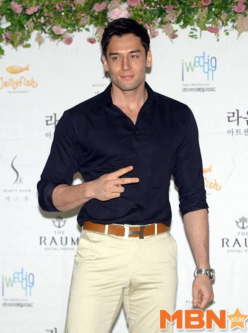 ‘컬투쇼’ 줄리엔 강 골프 사진=DB
