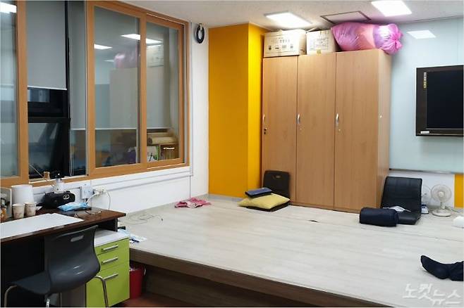 청소 노동자 사망 이후 서울대는 제2공학관 지하 1층 남성 휴게실을 폐쇄하고 지상에 휴게실을 새로 마련했다. (사진=박하얀 기자)