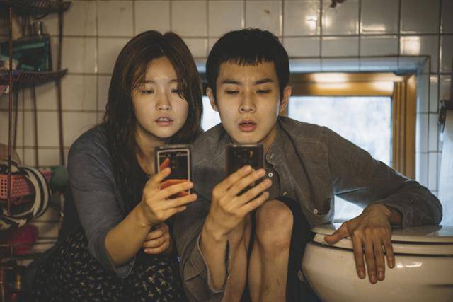 영화 '기생충'은 빈부격차라는 보편적인 소재를 차가운 유머로 다루며 세계인의 공감을 끌어냈다. CJ엔터테인먼트 제공