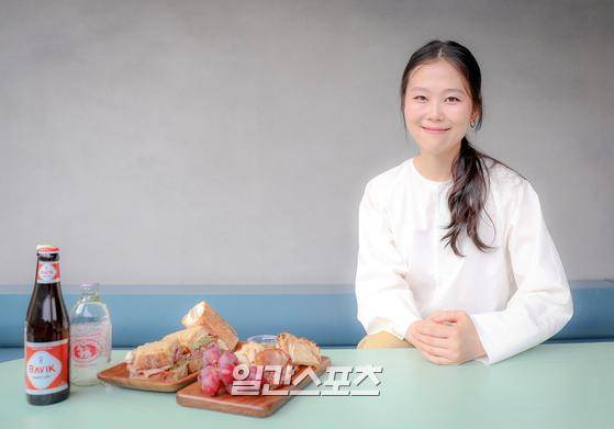 제56회 백상예술대상 영화 부문 여자 조연상을 수상한 배우 김새벽이 17일 오후 서울 마포구 서교동 jtbc play에서 일간스포츠와 취중 인터뷰를 가졌다. 박세완 기자 park.sewan@jtbc.co.kr / 2020.07.17/