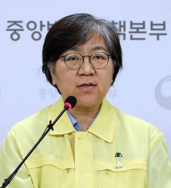 정은경 중앙방역대책본부장(질병관리본부장)이 코로나19 국내 발생현황 브리핑을 하고 있다. 뉴스1