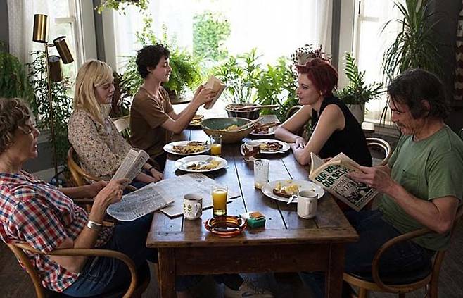 사진은 영화 '우리의  20세기' 스틸컷.