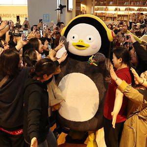 [단독] EBS 펭수, 9개월간 100억 벌어들여 | 인스티즈