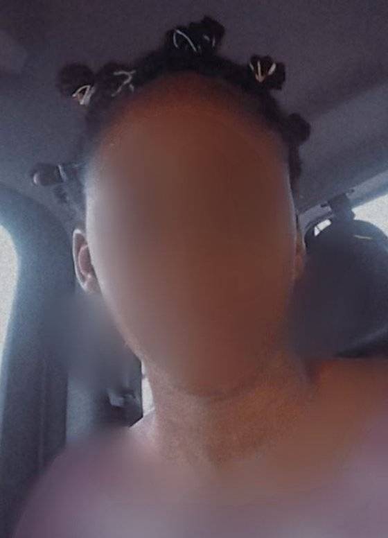 한 흑인이 한 반투 올림머리. [트위터 캡처］