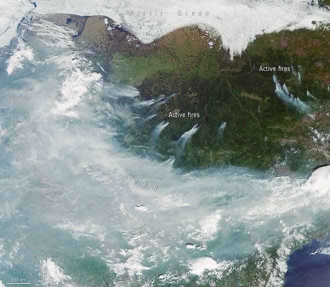 지난 6월 유럽우주국의 위성으로 촬영된 시베리아 북극의 화재 모습