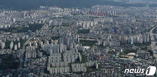 서울 아파트 단지의 모습.© News1 김진환 기자