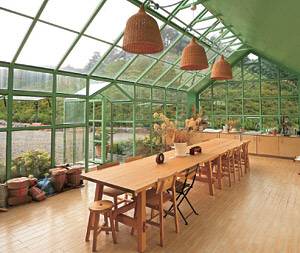 팜 일레븐에서 가장 인기 있는 사진촬영 포인트인 온실스타일로 지은 가든 숍.