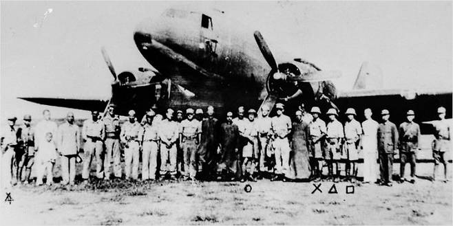 중국 산둥성 웨이현에서 촬영한 정진대·OSS 사진(사진=독립기념관 제공)