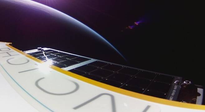 지난 8월30일 로켓랩의 첫 포톤 위성 ‘퍼스트 라이트’에서 찍은 사진. Rocket Lab 제공