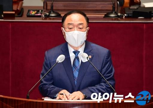 홍남기 경제부총리 겸 기획재정부 장관 모습 [사진=정소희기자]